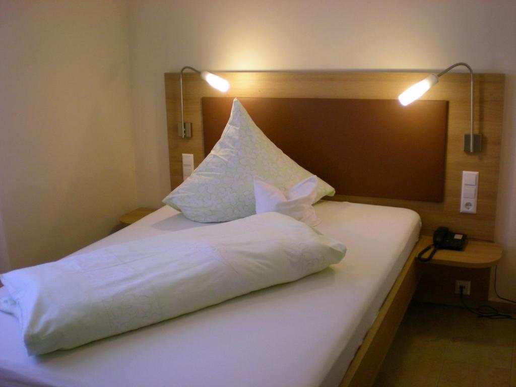 Hotel Goldener Loewe Günzburg Habitación foto