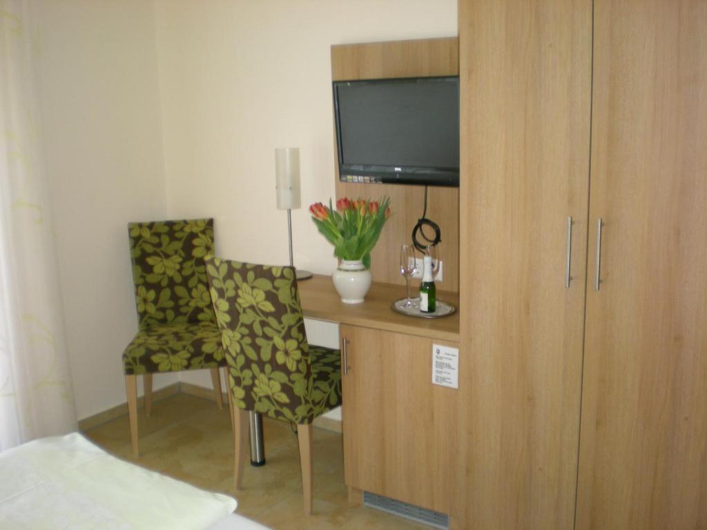 Hotel Goldener Loewe Günzburg Habitación foto